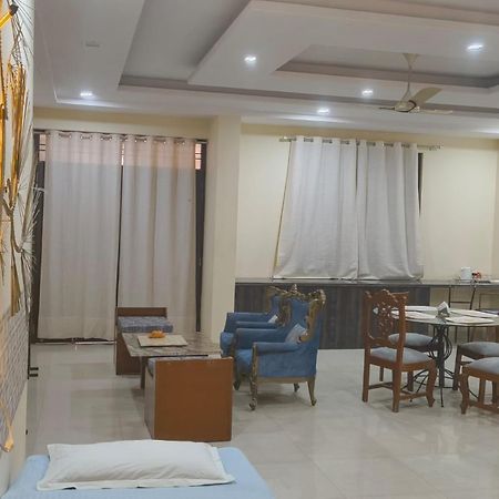 Elite Room - A Home Away Джайпур Екстериор снимка