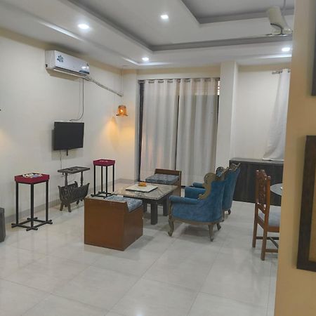Elite Room - A Home Away Джайпур Екстериор снимка